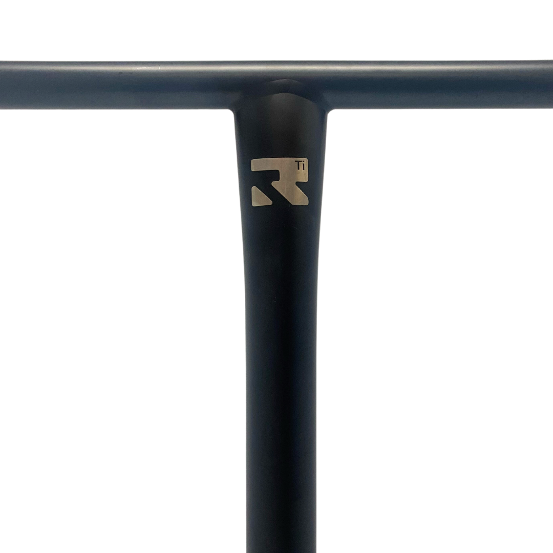 Root Industries AIR TITANIUM 690mm T-Bar - Black