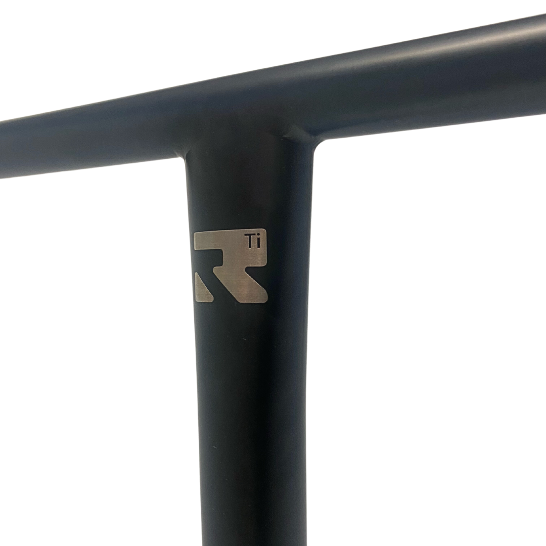 Root Industries AIR TITANIUM 690mm T-Bar - Black