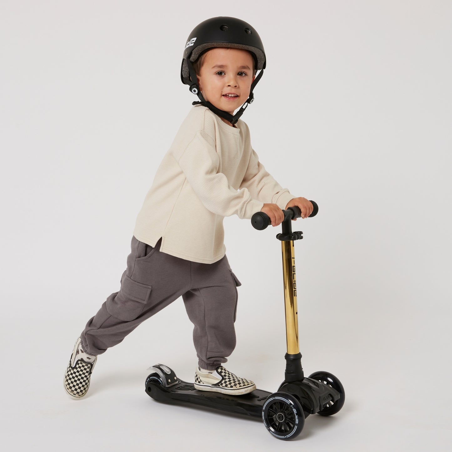 I-GLIDE 3-Wheel Kids Scooter - Limited Edition Black/GoldChrome